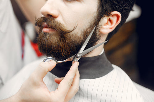 The Essential Grooming Kit: How To Build The Perfect Grooming Kit For Home And Travel